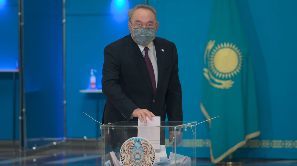 Законодательство Казахстана не позволит участвовать в выборах «лидеру нации»