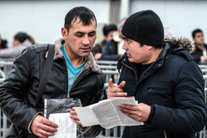 В поисках работы жители Узбекистана едут в Россию