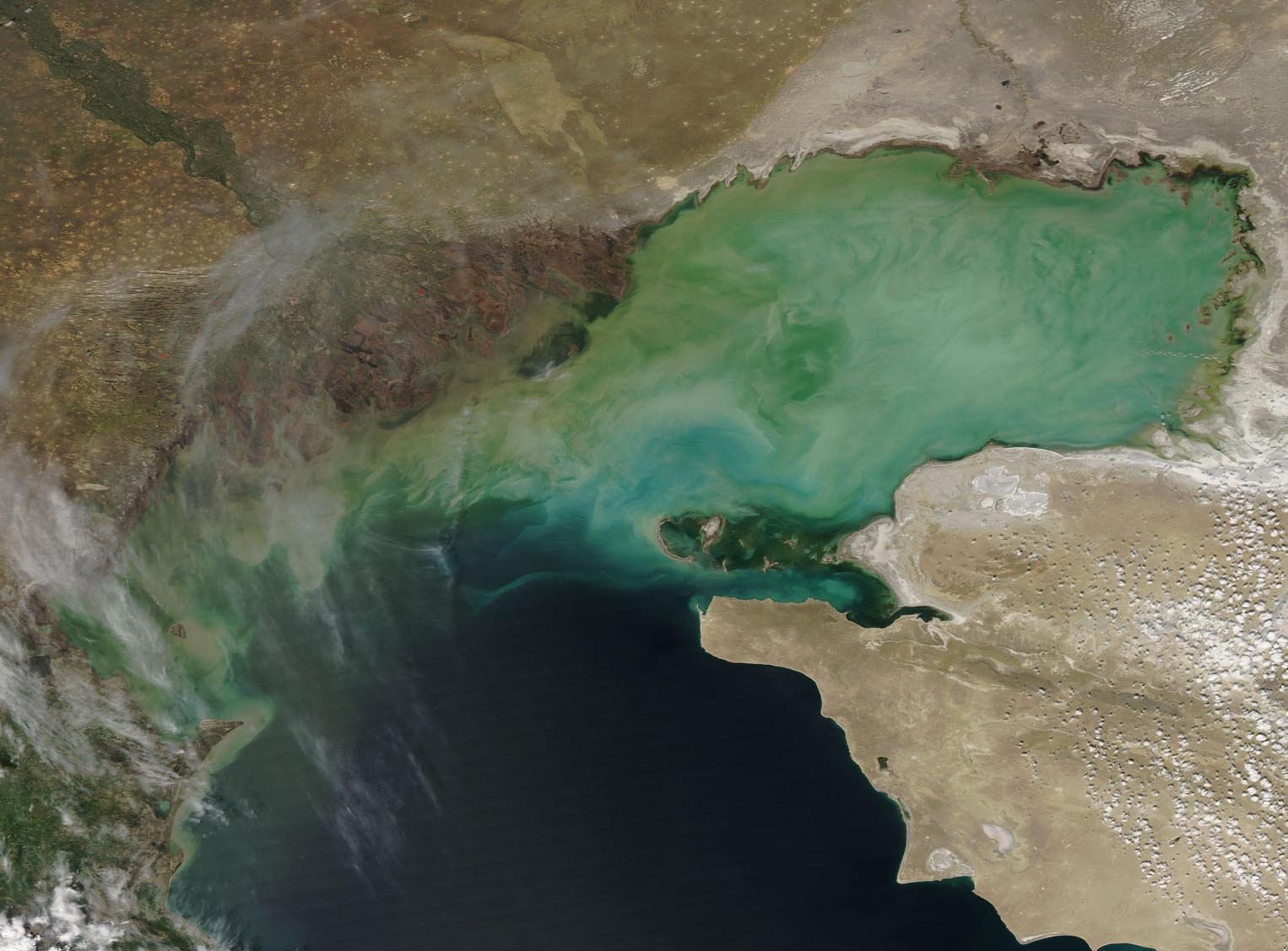 Фото со спутника каспийское море