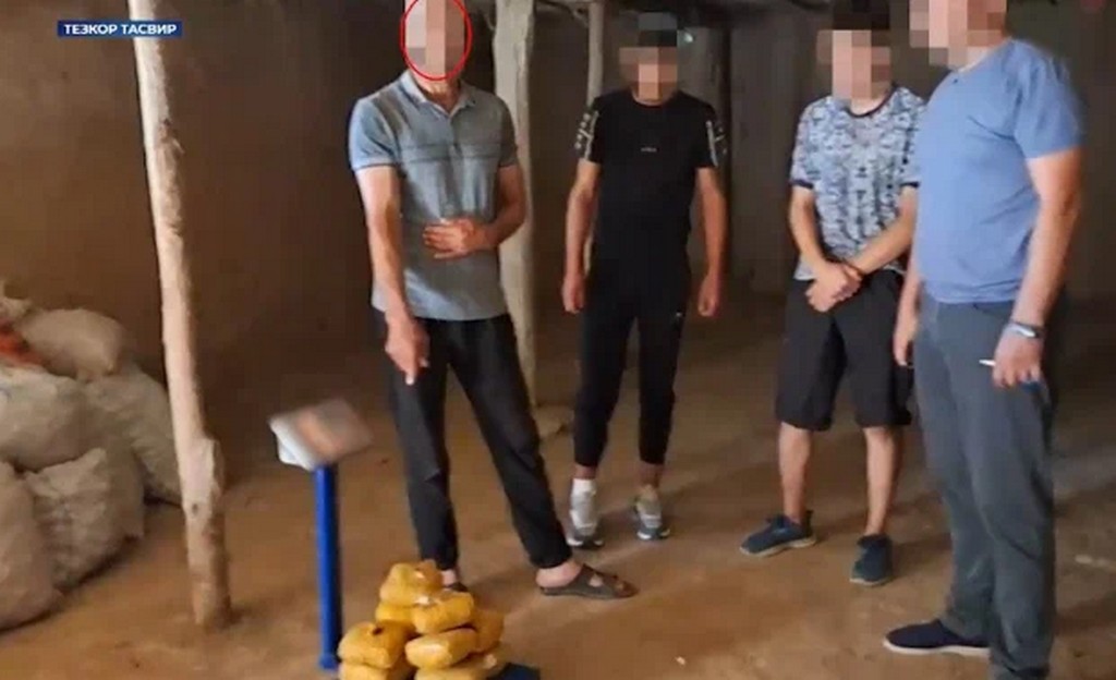 В Узбекистане арестованы шестеро наркокурьеров