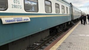 Узбекистан поднял стоимость проезда по железной дороге